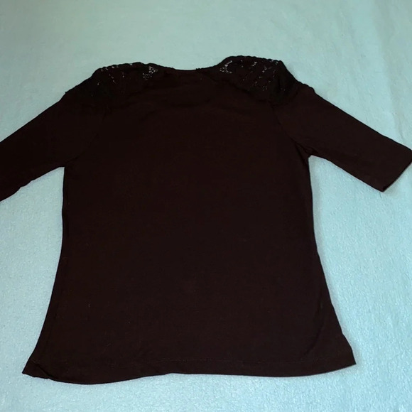 BONGO lace shoulder details black stretchy short sleeve top size S - Picture 3 of 9